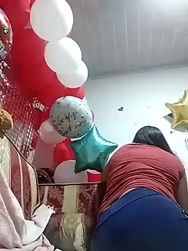 Snapshot of naughty-sharlot chatting on January 6, 10:58 pm naughty-sharlot online show from January 6, 10:58 pm