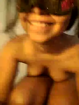 Snapshot of Bella_Luna18 chatting on February 21, 9:54 pm Bella Luna18 online show from February 21, 9:54 pm