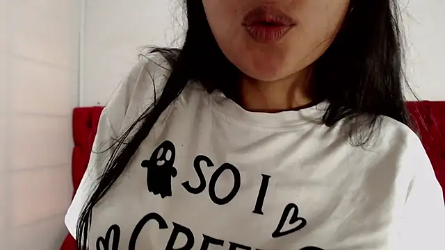 CarolineBrunx online show from February 15, 8:11 pm