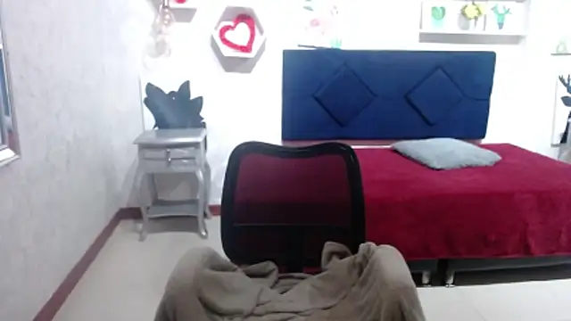 CarolineBrunx online show from November 10, 3:38 am