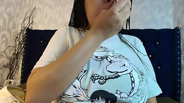 CarolineBrunx online show from February 25, 4:11 am