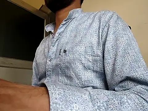Snapshot of Ishan003 chatting on September 14, 6:12 am Ishan003 online show from September 14, 6:12 am