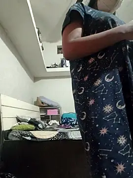 Snapshot of Priya_Strip chatting on January 16, 8:29 am Priya Strip online show from January 16, 8:29 am