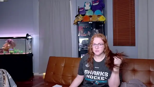 Snapshot of Scarlettredff chatting on November 16, 5:02 am Scarlettredff online show from November 16, 5:02 am