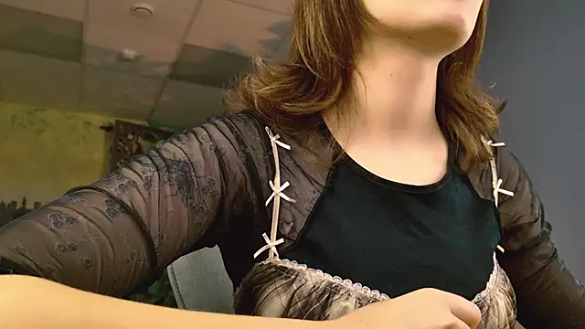 Snapshot of LolaAsmus chatting on November 6, 7:42 am LolaAsmus online show from November 6, 7:42 am