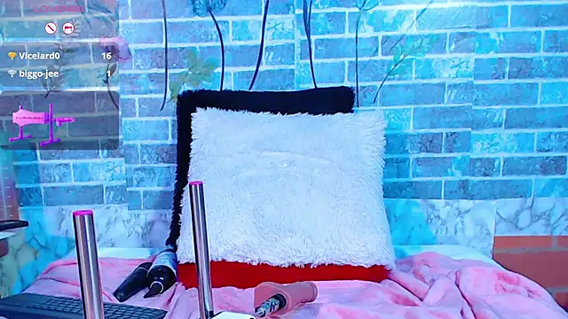 Dakota steele  online show from December 18, 2:53 am