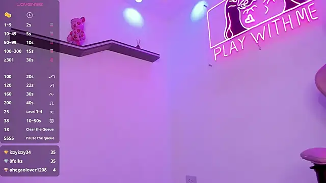 Snapshot of MilaHal_ chatting on December 8, 11:40 pm MilaHal online show from December 8, 11:40 pm