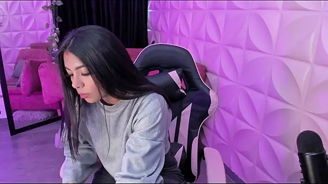 NattGomez online show from September 22, 10:45 pm