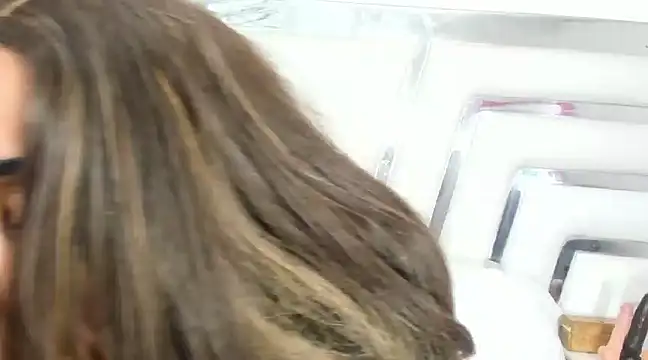 SaraaJhons online show from February 24, 8:25 pm