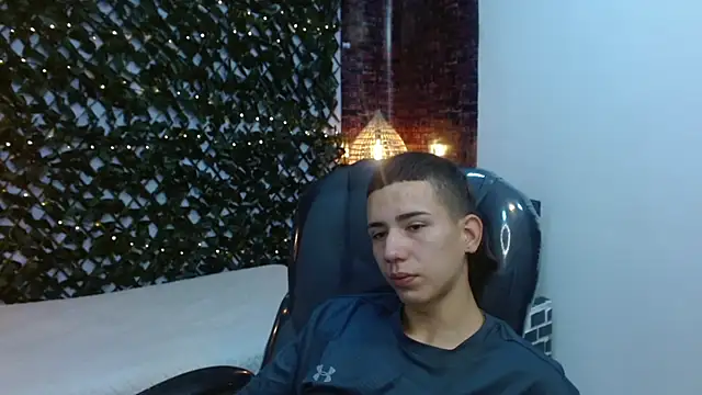 JackSwan18 online show from December 2, 1:24 pm