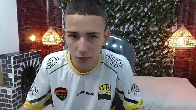 JackSwan18 online show from December 6, 1:11 pm