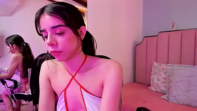 Snapshot of petty_effy chatting on November 18, 8:57 pm petty effy online show from November 18, 8:57 pm