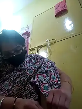 Snapshot of heenage chatting on January 31, 8:54 am heenage online show from January 31, 8:54 am