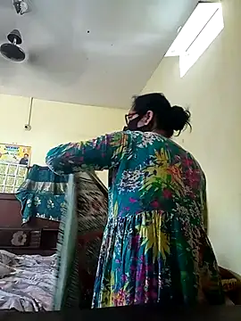 heenage online show from April 7, 5:52 am