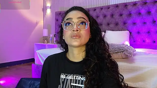 EMILYY FOXY online show from March 9, 7:18 pm