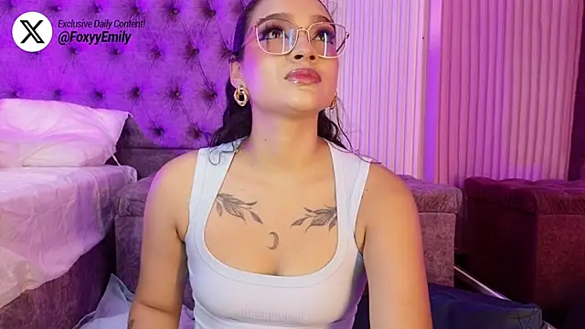 EMILYY FOXY online show from April 5, 2:25 pm