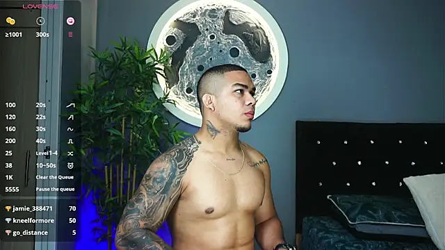 Snapshot of jordan_mayers02 chatting on November 7, 11:21 am jordan mayers02 online show from November 7, 11:21 am