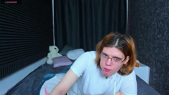 KIKI Krash online show from February 17, 1:10 pm