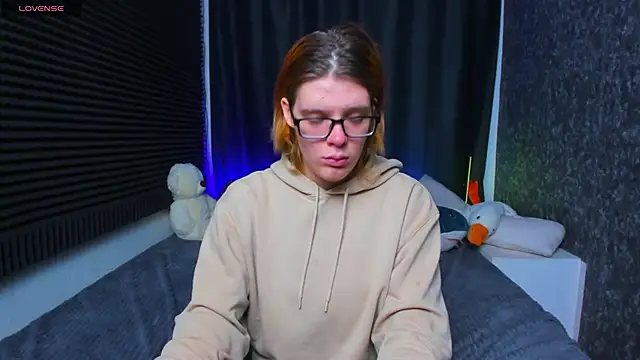 KIKI Krash online show from February 27, 10:37 am