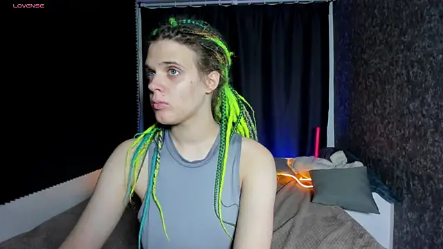 KIKI Krash online show from October 14, 10:05 am