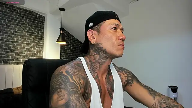 Dantesuarez28 online show from February 5, 8:30 am