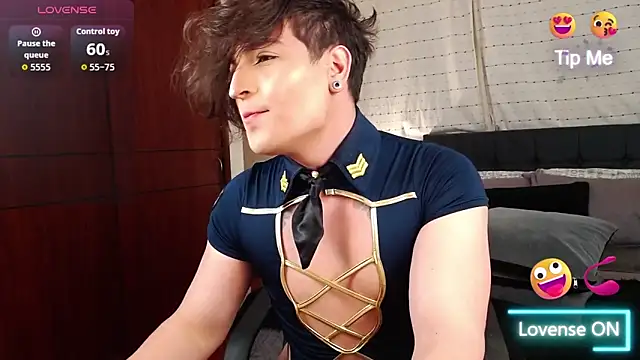 Snapshot of Hornymoan chatting on October 31, 10:55 pm Hornymoan online show from October 31, 10:55 pm