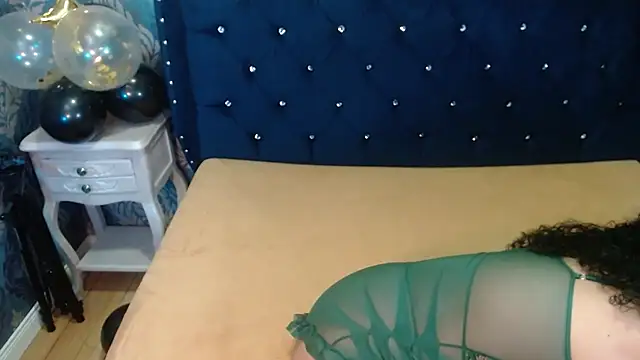 Sofiacowperx online show from April 10, 1:05 pm