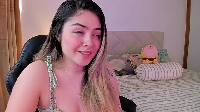 Lau Bee online show from December 10, 3:33 pm