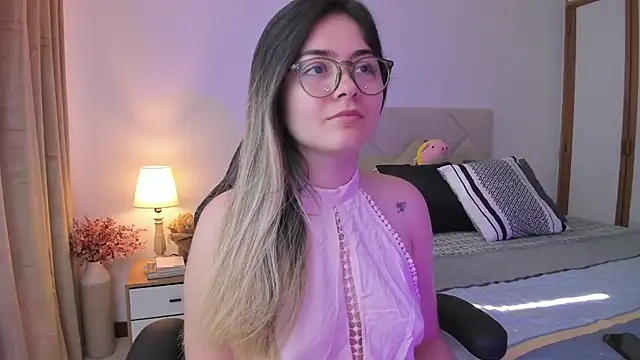 Lau Bee online show from January 18, 2:02 pm