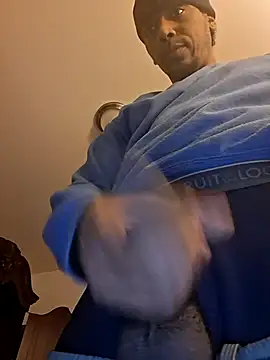 bigboytoy912 online show from April 21, 1:07 am