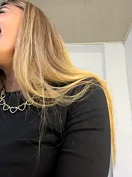 ZoeJohnsoon online show from December 20, 7:54 pm