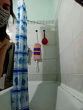 Snapshot of MikaKors chatting on December 19, 3:07 am MikaKors online show from December 19, 3:07 am