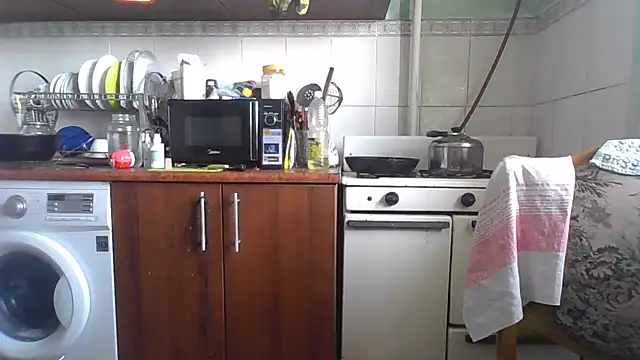 Snapshot of MikaKors chatting on February 1, 5:49 am MikaKors online show from February 1, 5:49 am