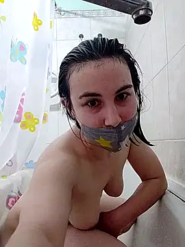 Snapshot of MikaKors chatting on February 25, 7:36 pm MikaKors online show from February 25, 7:36 pm