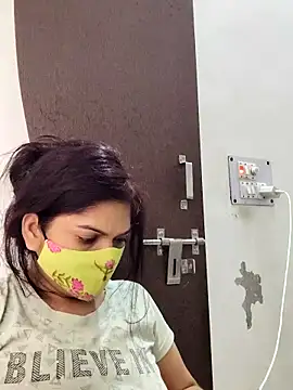 illay love online show from March 10, 9:32 am