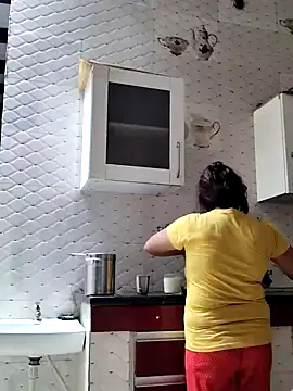 illay love online show from October 2, 7:26 am