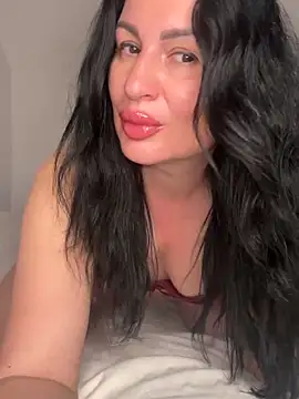 Helena7077 online show from April 18, 10:32 pm