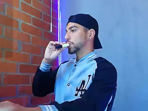 Leandro valenzuela online show from October 26, 2:56 pm