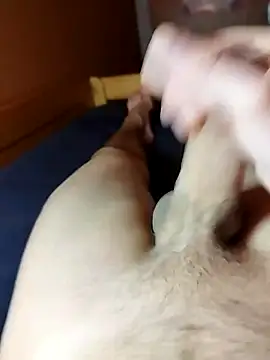 Snapshot of Crazzy_Maiky chatting on January 19, 11:32 pm Crazzy Maiky online show from January 19, 11:32 pm