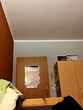 Snapshot of Crazzy_Maiky chatting on January 28, 9:08 pm Crazzy Maiky online show from January 28, 9:08 pm