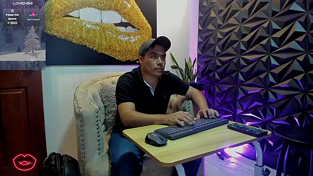 Snapshot of Jhonatan_Morales_S chatting on February 4, 7:55 pm Jhonatan Morales S online show from February 4, 7:55 pm