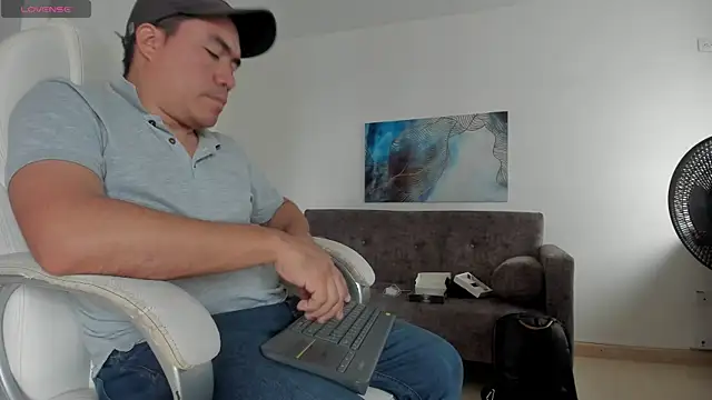 Snapshot of Jhonatan_Morales_S chatting on February 5, 8:04 pm Jhonatan Morales S online show from February 5, 8:04 pm