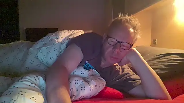 Snapshot of kinkyslet8 chatting on October 31, 6:58 am kinkyslet8 online show from October 31, 6:58 am