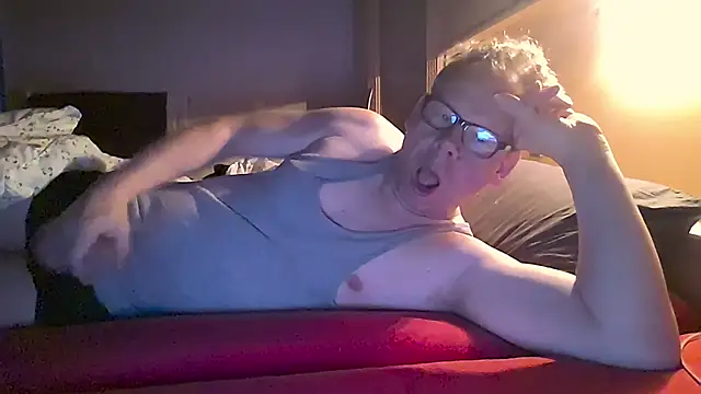 Snapshot of kinkyslet8 chatting on November 30, 8:40 am kinkyslet8 online show from November 30, 8:40 am