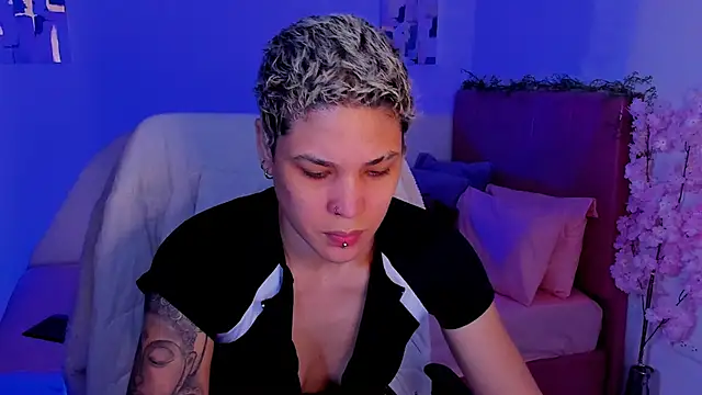 Charlee pink online show from October 28, 3:14 pm