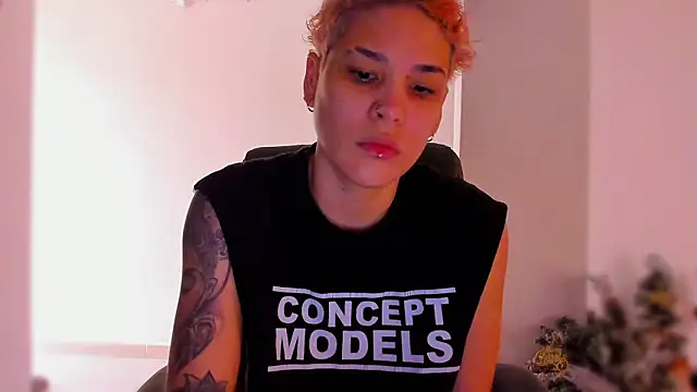 Charlee pink online show from December 22, 4:37 pm