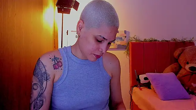 Charlee pink online show from March 26, 5:46 am