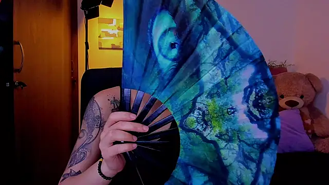 Charlee pink online show from April 5, 2:53 am