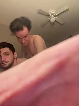 Snapshot of ChillzPnp chatting on February 19, 10:45 am ChillzPnp online show from February 19, 10:45 am