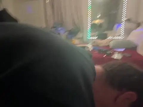 Snapshot of ChillzPnp chatting on March 1, 1:32 am ChillzPnp online show from March 1, 1:32 am